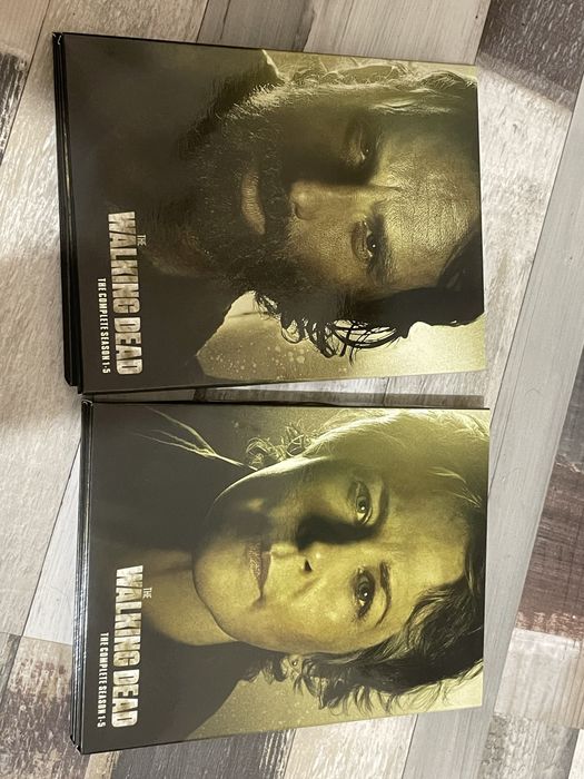 Живите мъртви сезон 1-5 на DVD