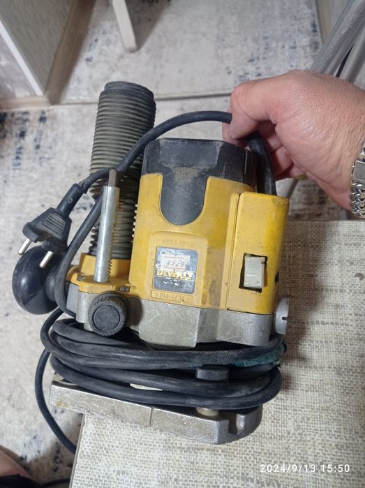 Продае́тся фреза ручная