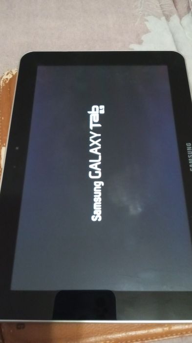 Продавам таблет Samsung