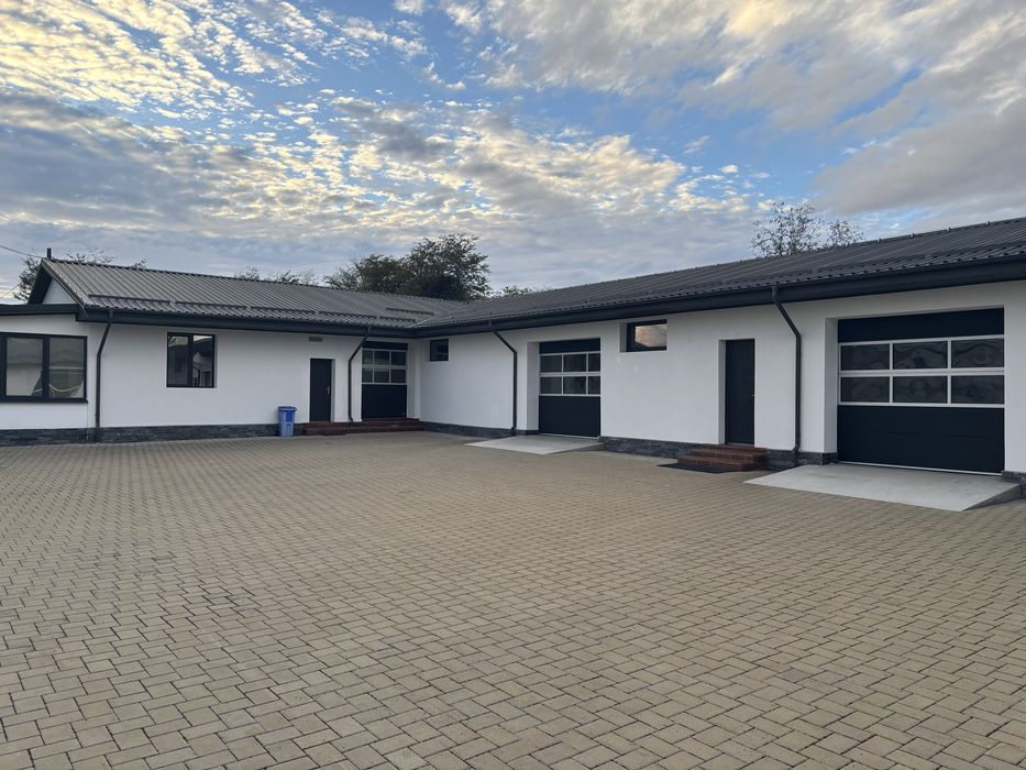 Vand Hala Industriala /Depozit Logistic  1200 mp cu teren 3500 mp in Roman