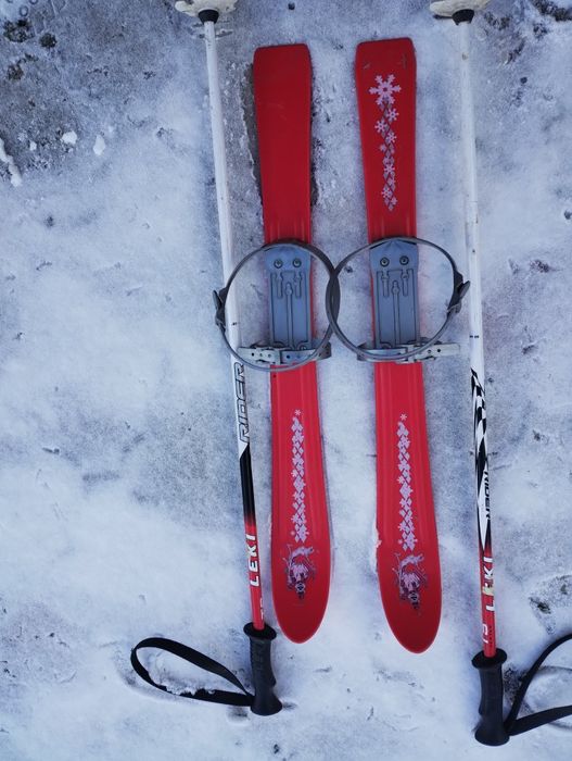 Skiuri pentru copii 2-4 ani.