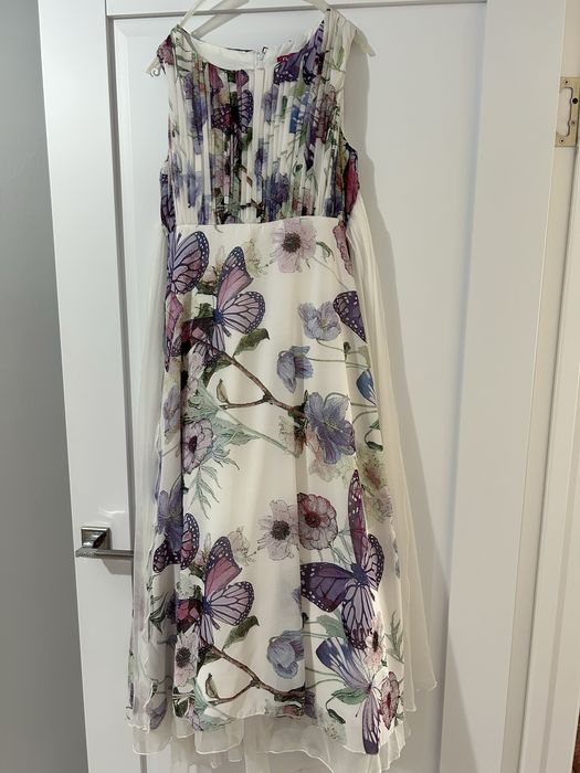 Платье нарядное для девочки 11-12 лет