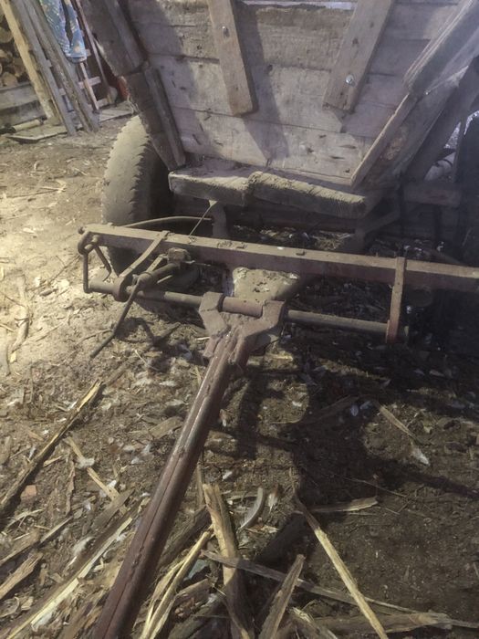 Vand caruță tractor