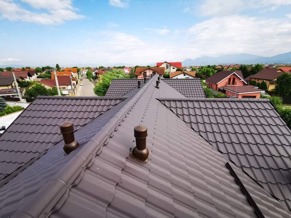 Executam acoperisuri si reparati de urgenta