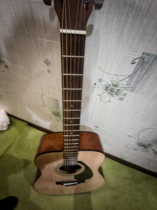 Acoustic guitar, sumka si bilan