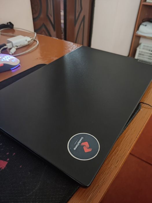 Lenova noutbuk sotiladi