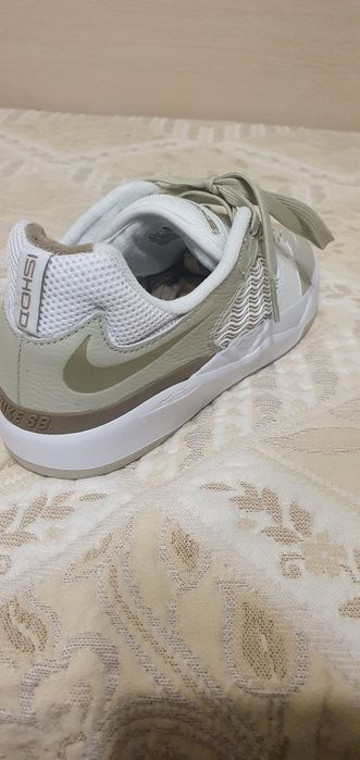 Nike ishod 42 номер