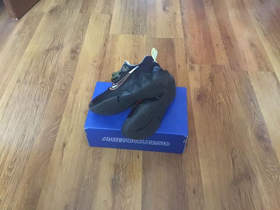 Vând încălțăminte baschet Nike