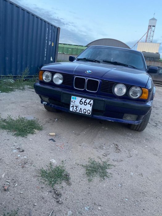Машина бмв 520 5