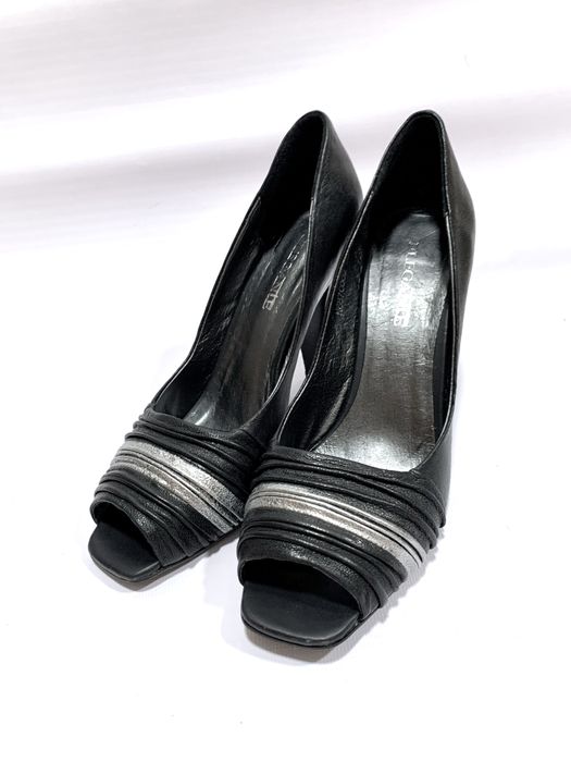 Туфли на высоком каблуке