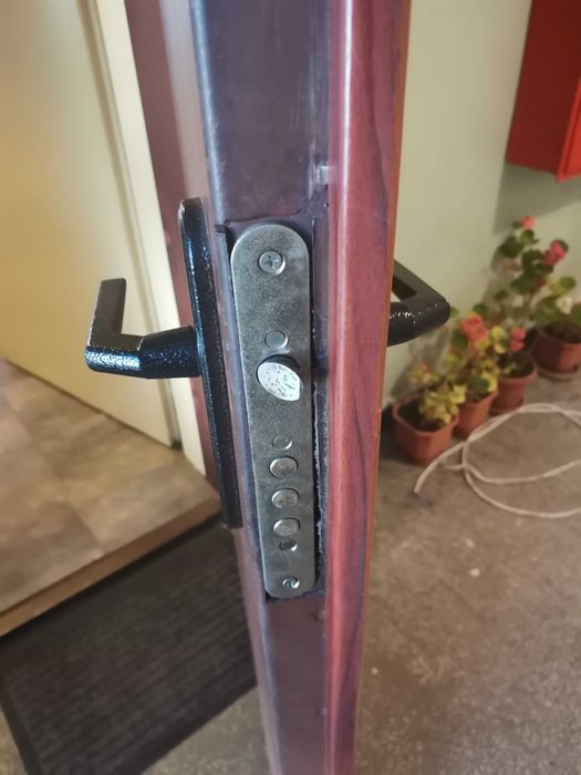 Масивна метална врата за монтаж върху дървена каса – 195.5/81.5 см