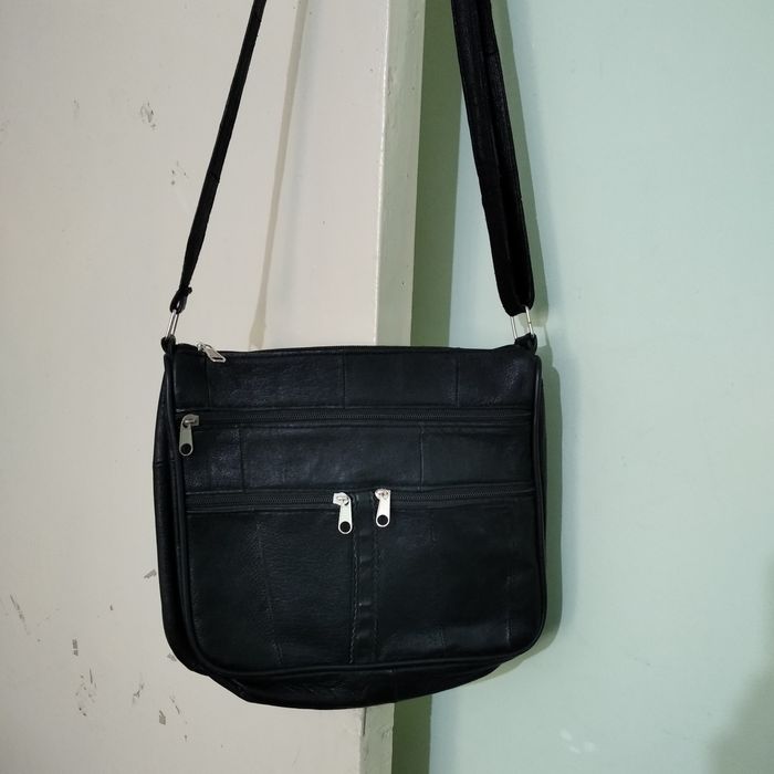 Продам натуральные кожаные сумки.