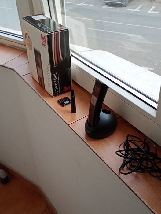 Trimmer / mașină de contur MOSER / WAHL