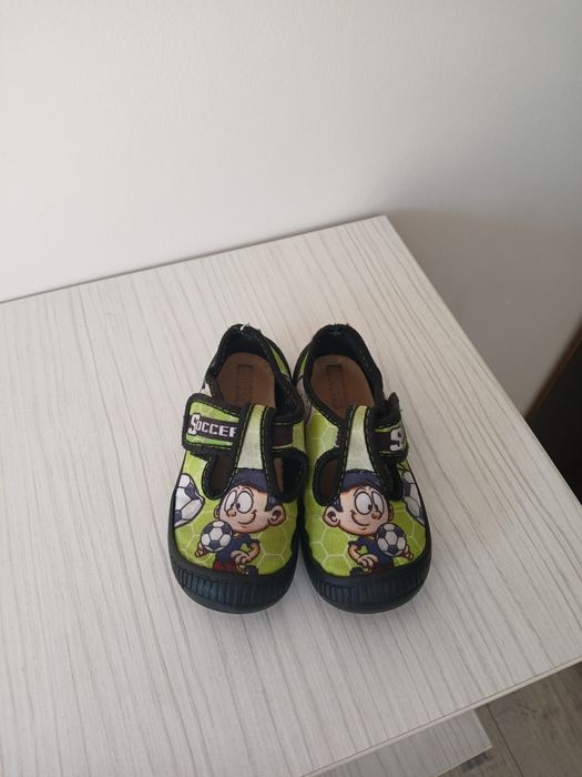 Пантофи 25 номер