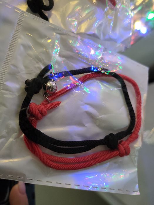 Гривни с магнити за влюбени