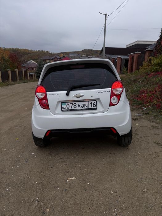 Chevrolet spark.