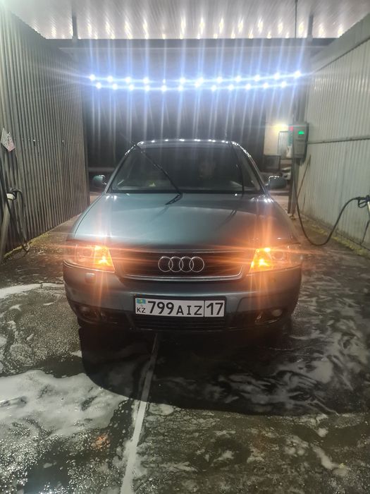 Audi A6 2000г         .