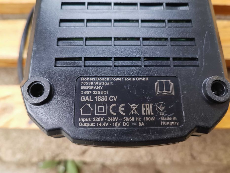 Bosch GAL 1880 CV зарядно 14.4 - 18V