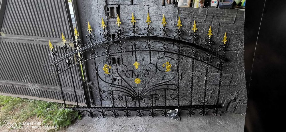 Огради, врати, парапети