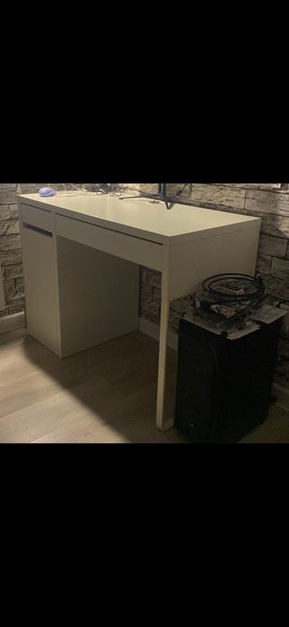 Продам стол ikea Микке