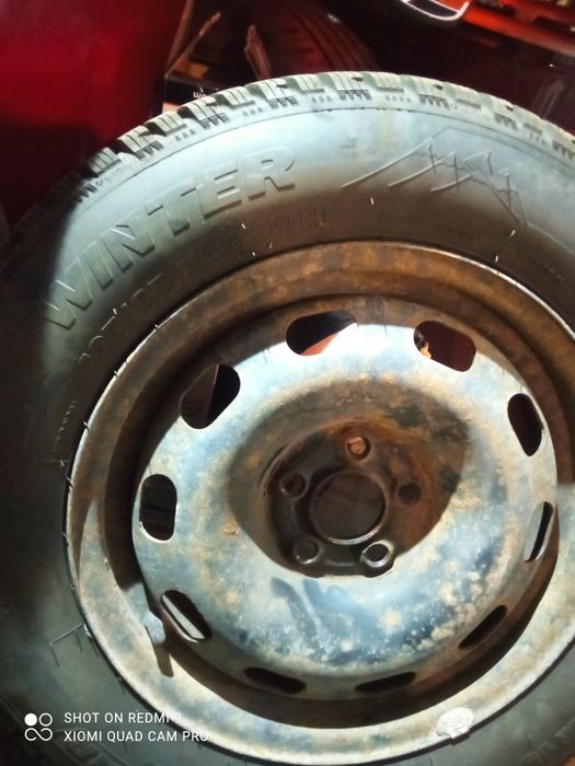 Зимни гуми с  железни джанти 5х100, 195\65\15  на 57.1мм.