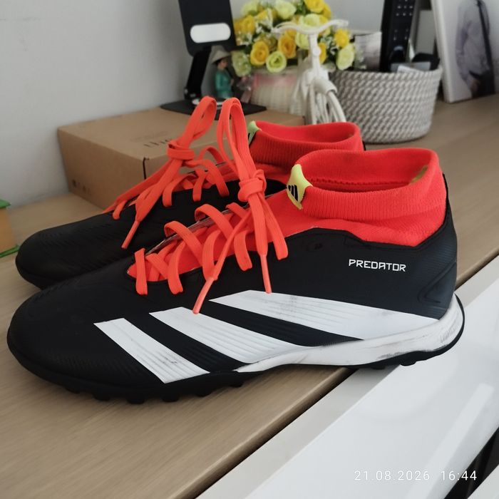 Сороконожки Adidas 39р. б/у