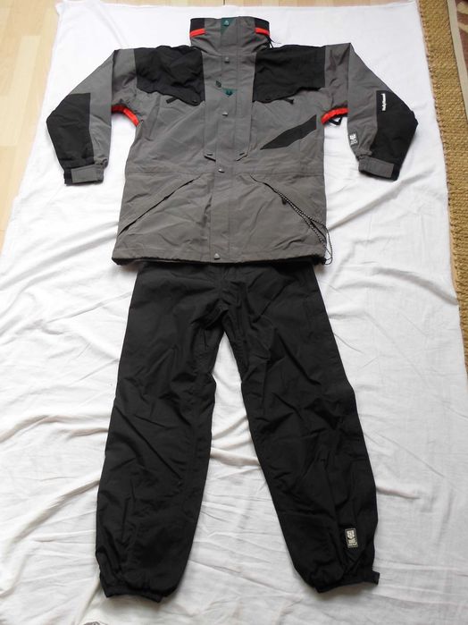 Helly Hansen ски / сноуборд комплект