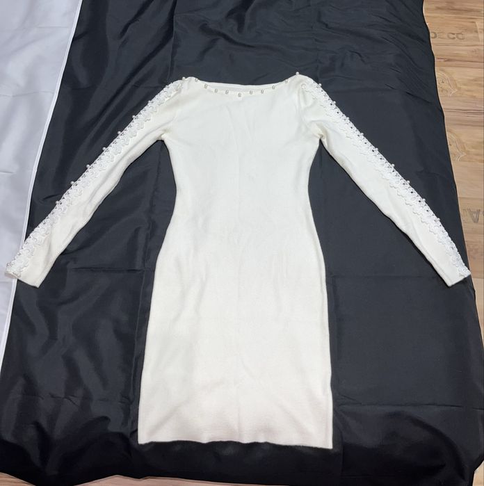 Вталени дамски зимни рокли