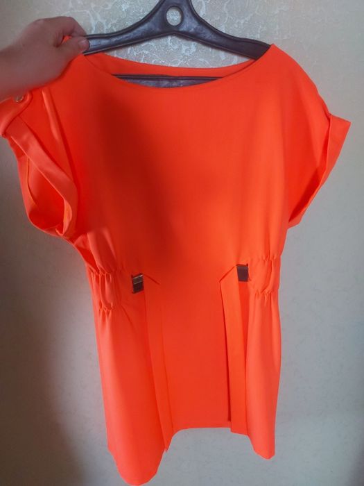 Продам платья и блузки