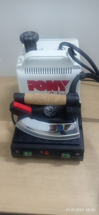 Паровой утюг для