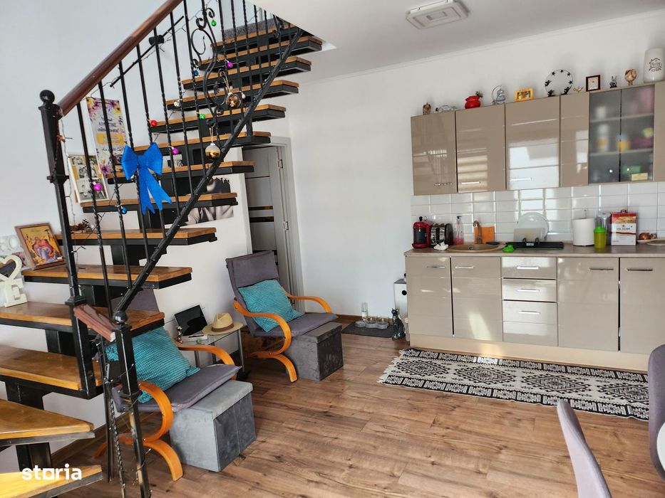 Casă rezidențială cu 9 camere, amplasare centrală