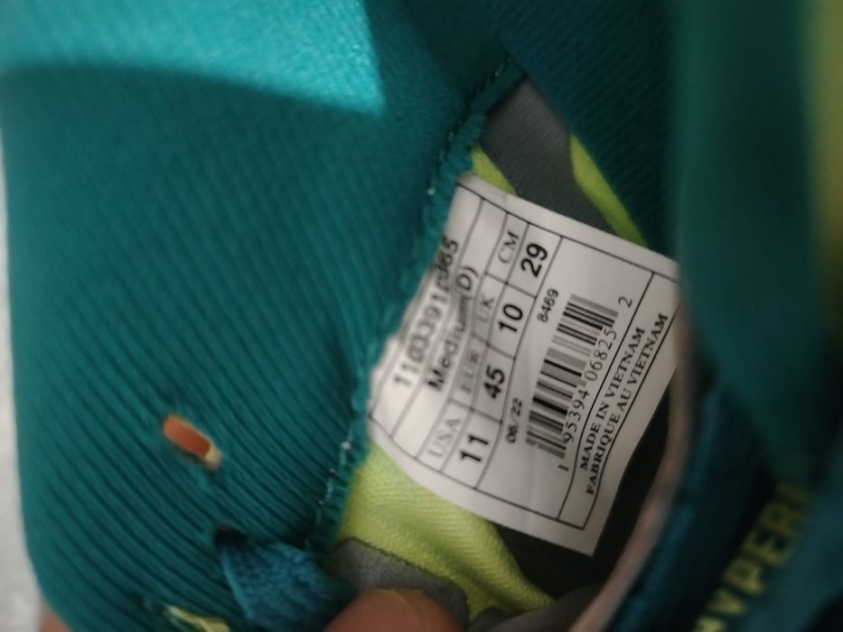 Se vinde adidași brooks mărimea 45