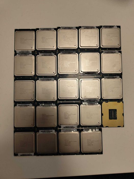 (x80) Procesoare Intel Xeon Server CPU Lot/Bucati (FCLGA1150-1155-1366-2011, LGA1366-1567-771, PLGA771)