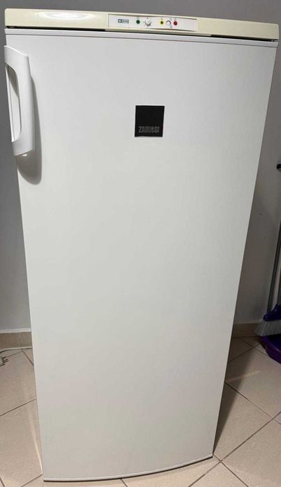 Congelator Zanussi - 5 compartimente - 168L