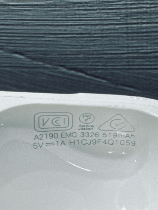 Продается AirPods Pro 1 оригинал