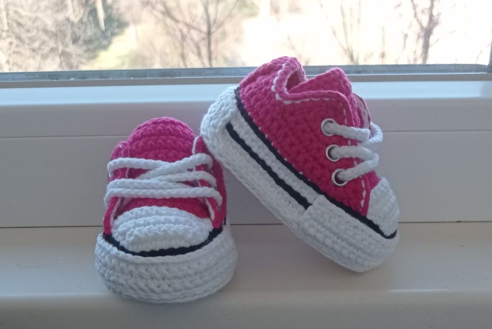 Плетени бебешки маратонки