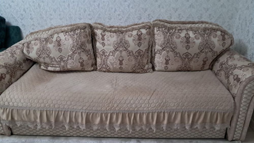 Продам диван в хорошем состоянии