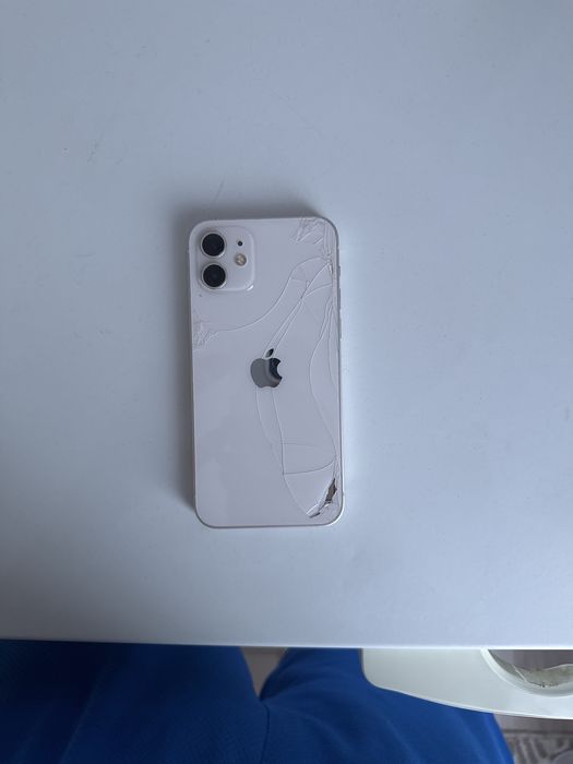 Продам айфон 12 128гб