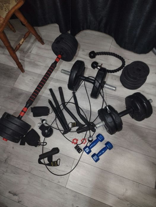 Vand diverse chestii de sala