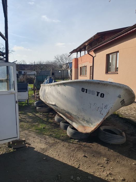 Barca pescuit/salvare 6m +motor yamaha 70cp dețin acte