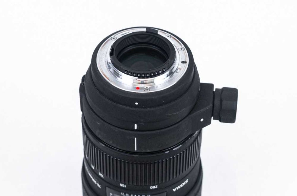 Sigma 70-200 mm f/2.8 EX APO DG HSM pentru montura Nikon F