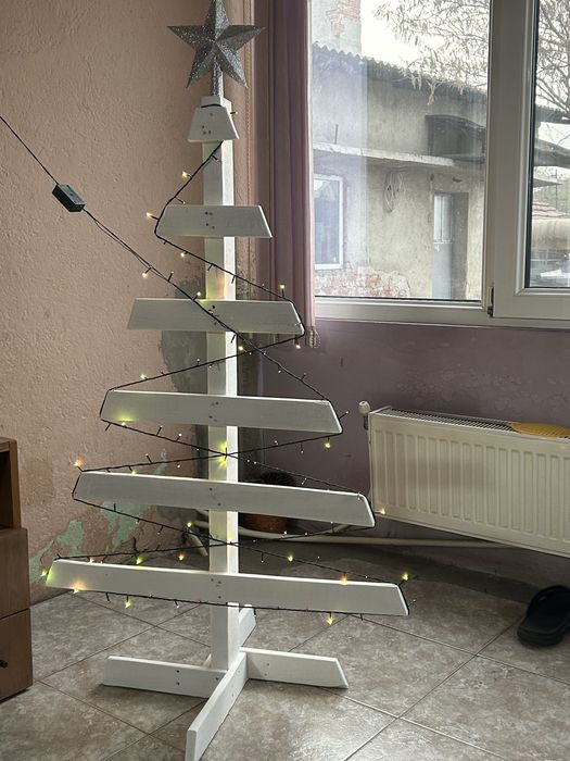 Декоративна дървена елха