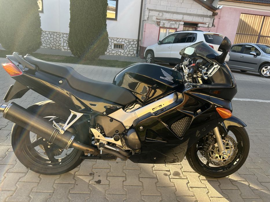 Se vinde honda vfr800