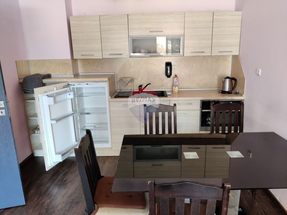 Продава се Тристаен апартамент в к.к. Златни пясъци - 110 кв.м за 1000 €/кв.м - Снимка #2