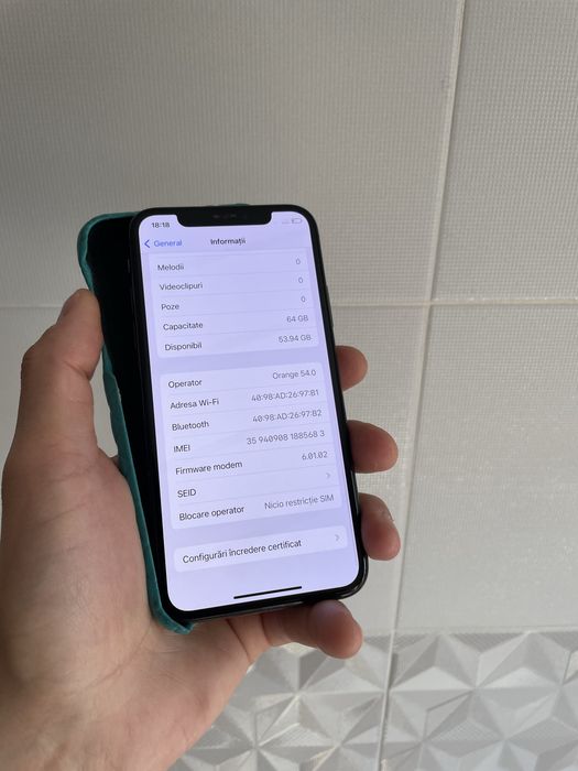 • Iphone  X • BATERIE 93%  •