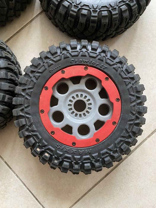 Гуми за LOSI Dbxl