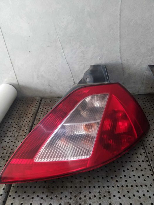 Stop tripla lampa dreapta renault megane 2 8200073237