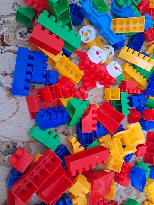 Конструктор 172 детали.