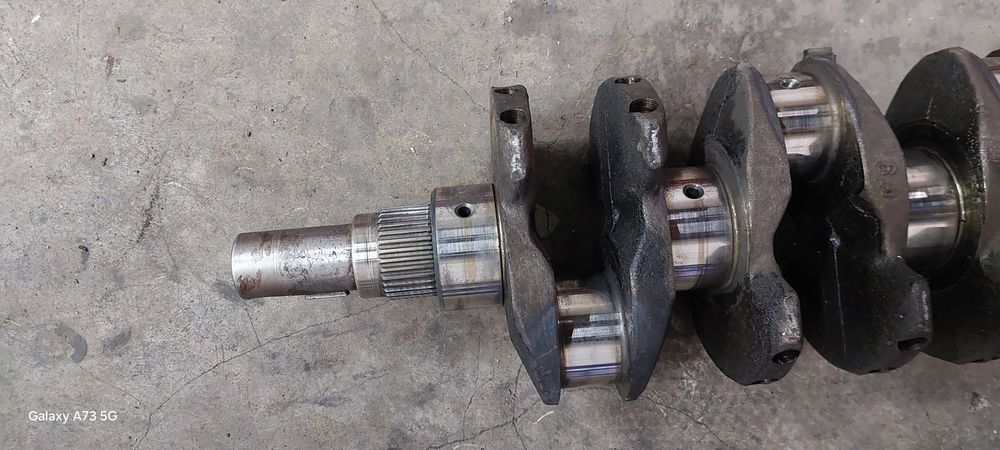 Коленвал 2Lt б/у