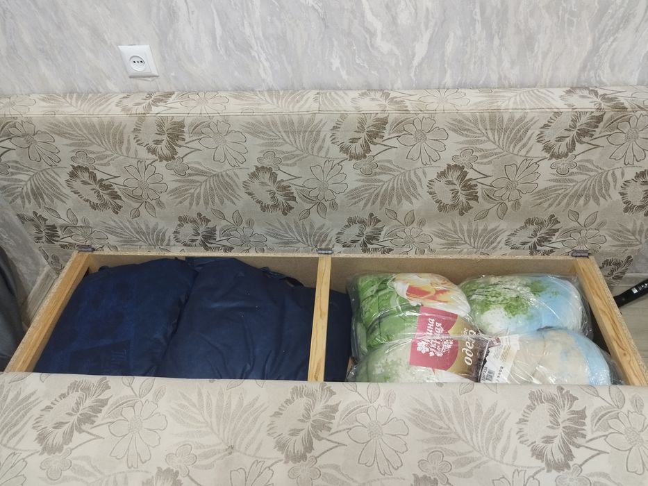 Продам диван тахта